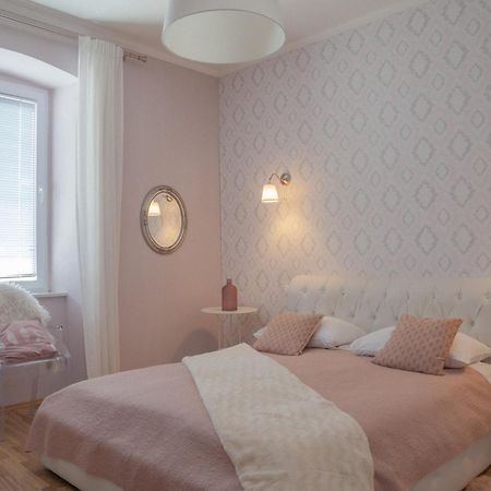 Captain Emo City Apartments بولا المظهر الخارجي الصورة