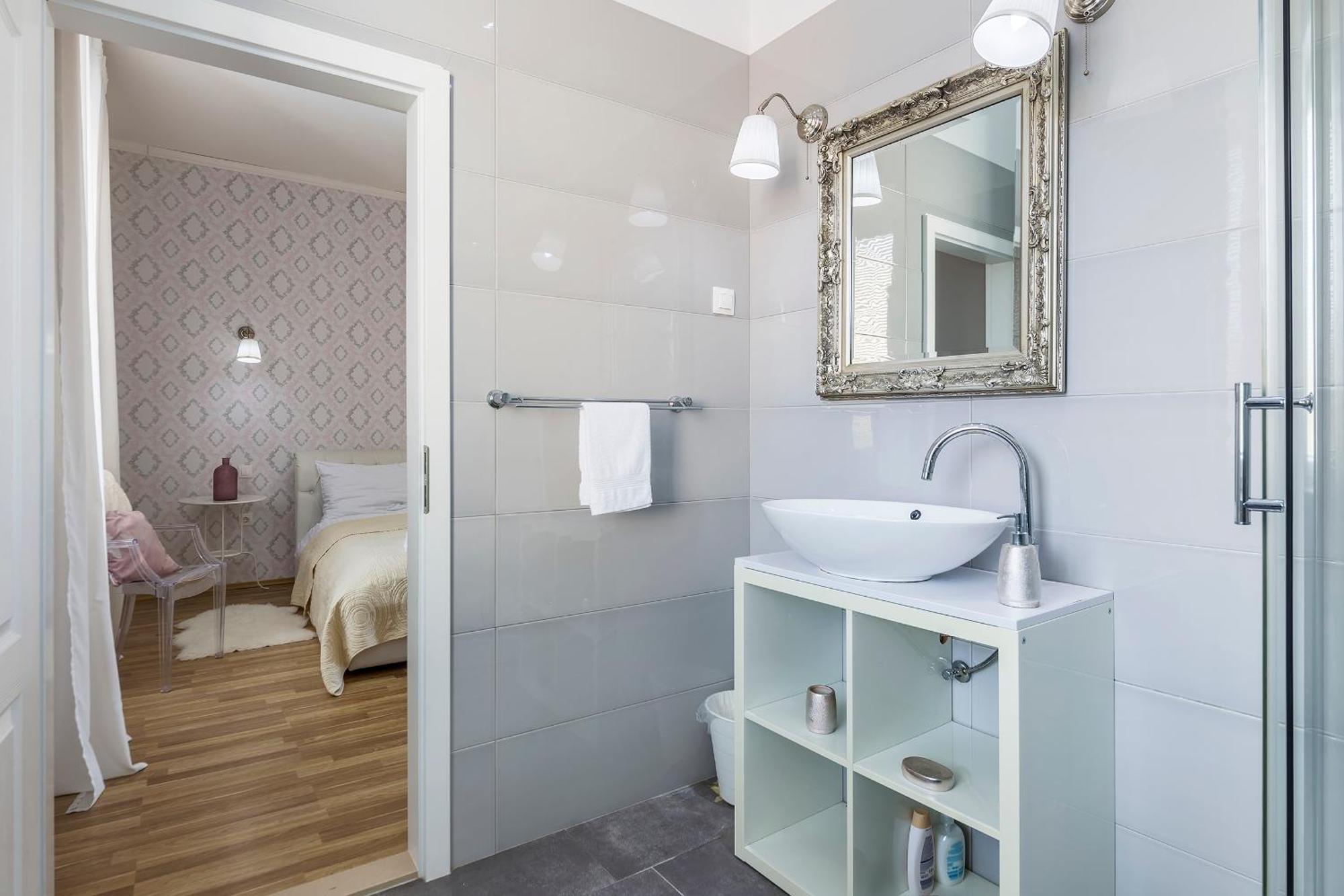 Captain Emo City Apartments بولا المظهر الخارجي الصورة